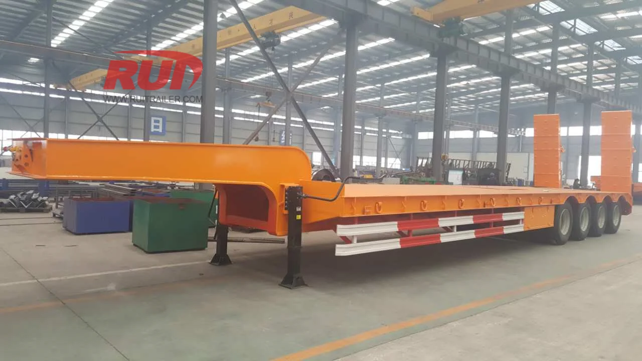 Heavy-duty hydraulic modular trailer in operation