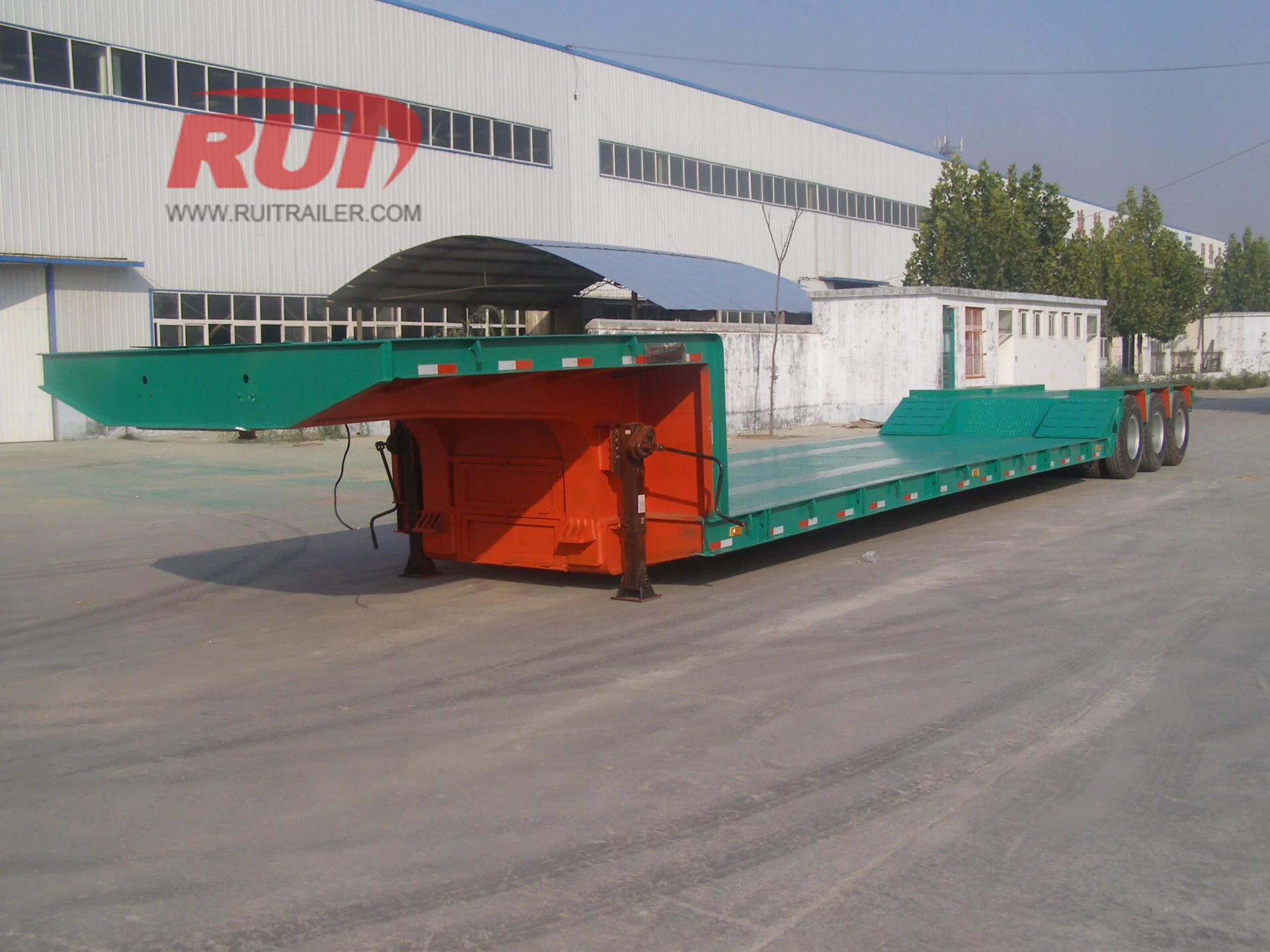 İnşaat makineleri hareket halinde