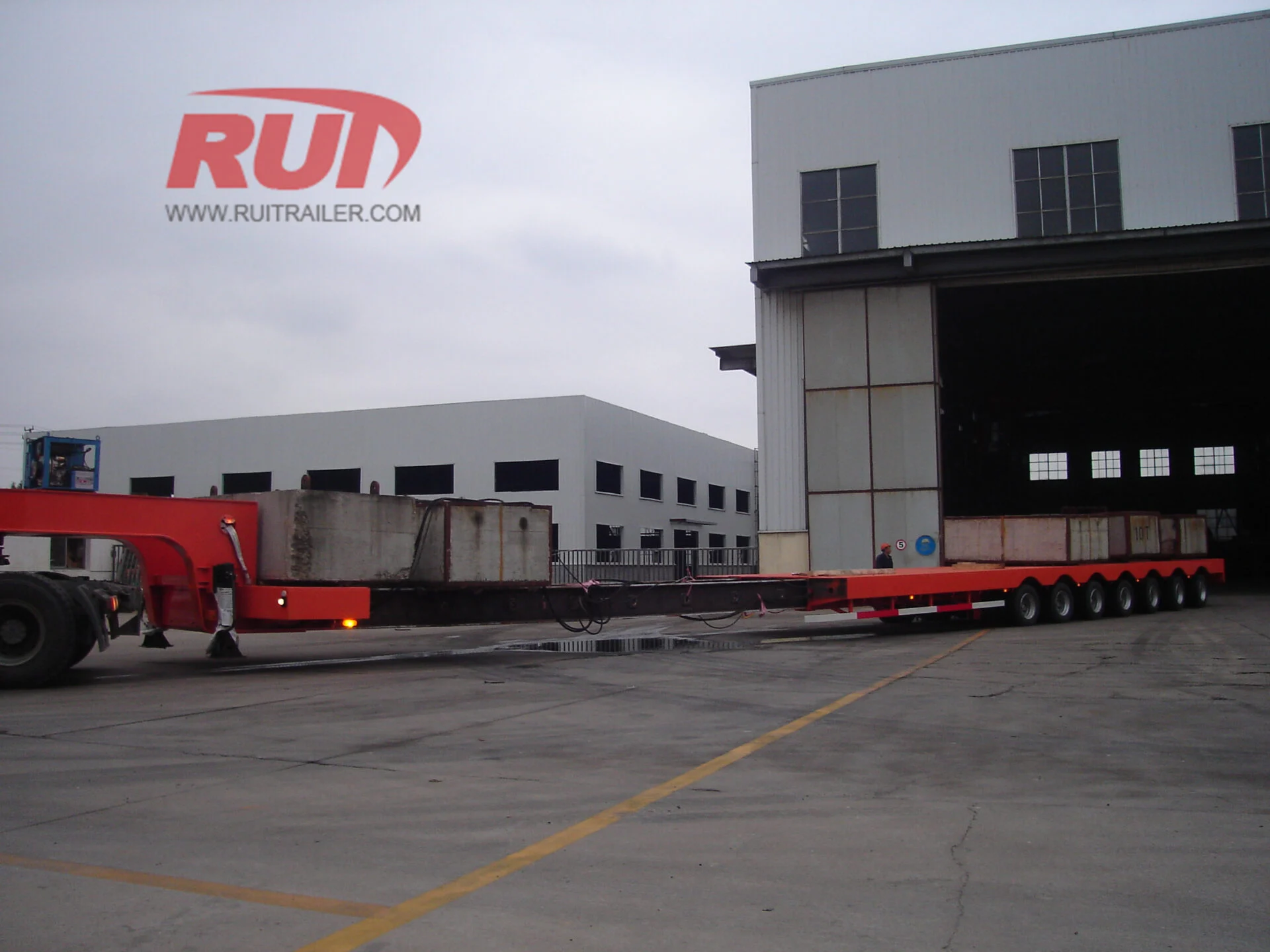 Heavy excavator for transport