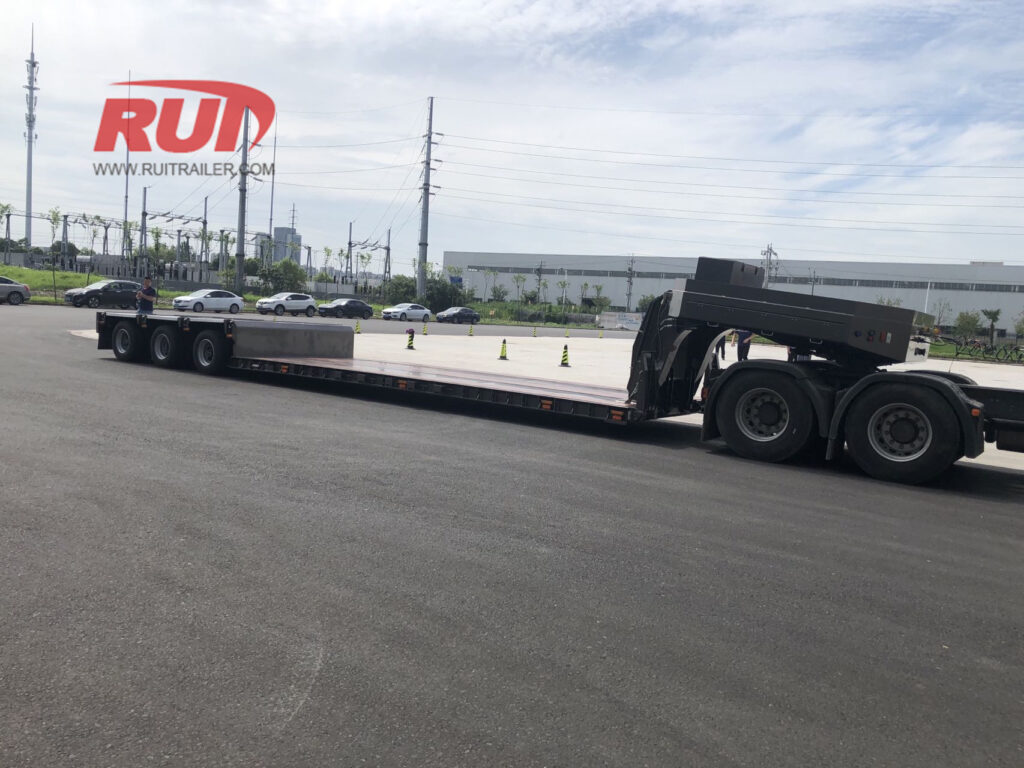 couche à trois essieux à couplage amovible