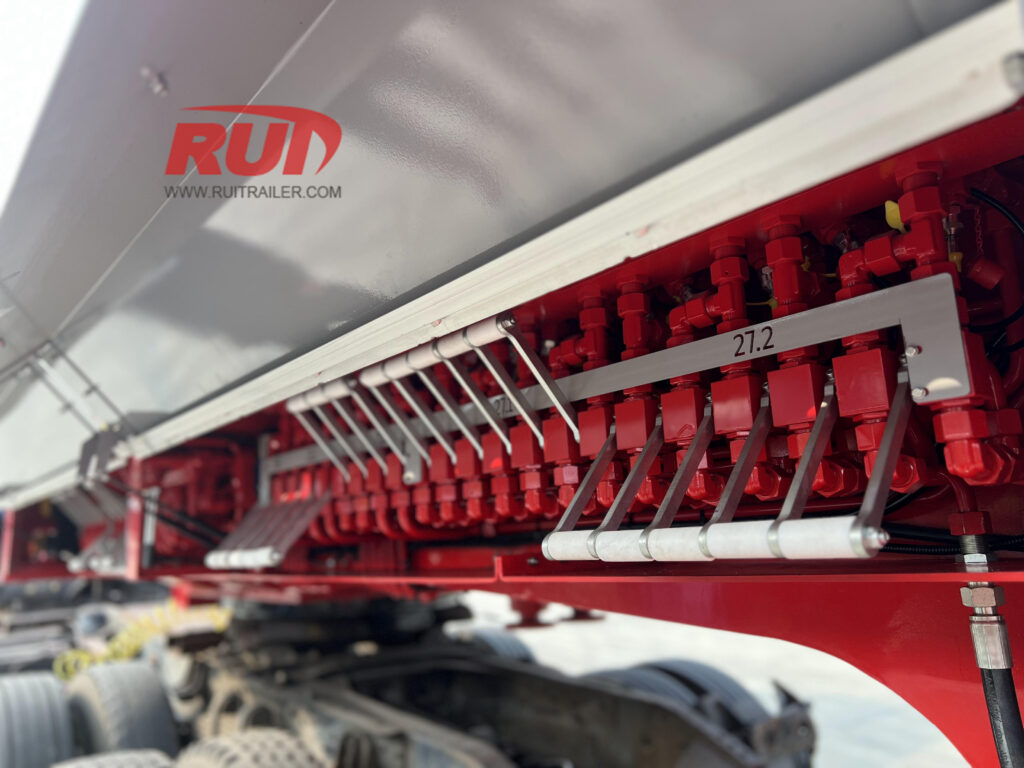 elevating hydraulic gooseneck