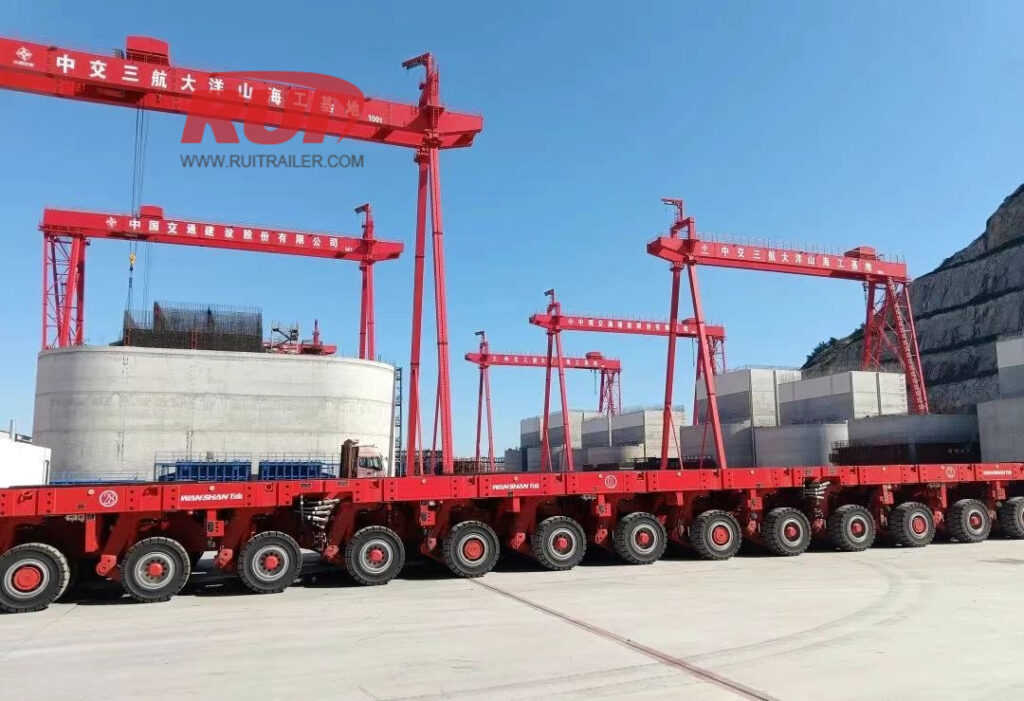 Transporteur modulaire autopropulsé (SPMT) pour la construction navale