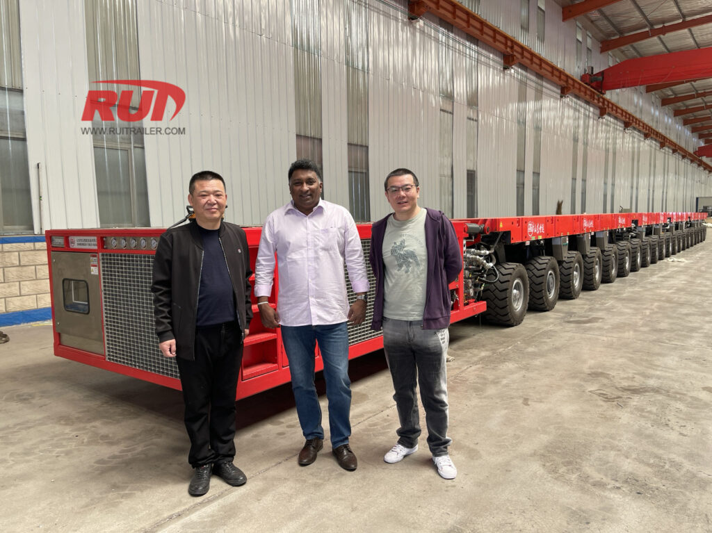 Selbstfahrende modulare Transporter (SPMT) Kundenbesuch