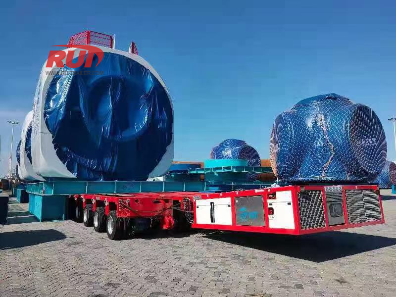 Selbstfahrende modulare Transporter (SPMT) im Windkraftprojekt