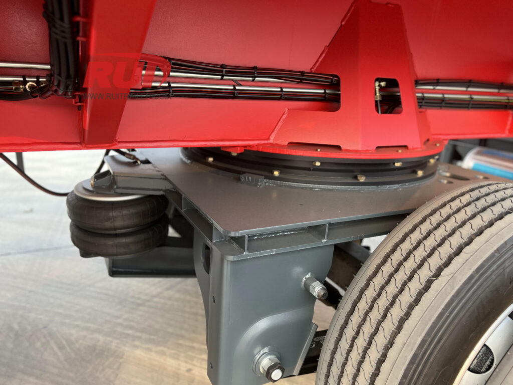 steerable extendable semi trailer