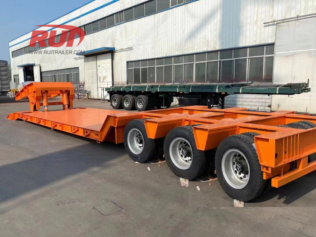 Remorque à essieu tandem à tête d'attelage amovible