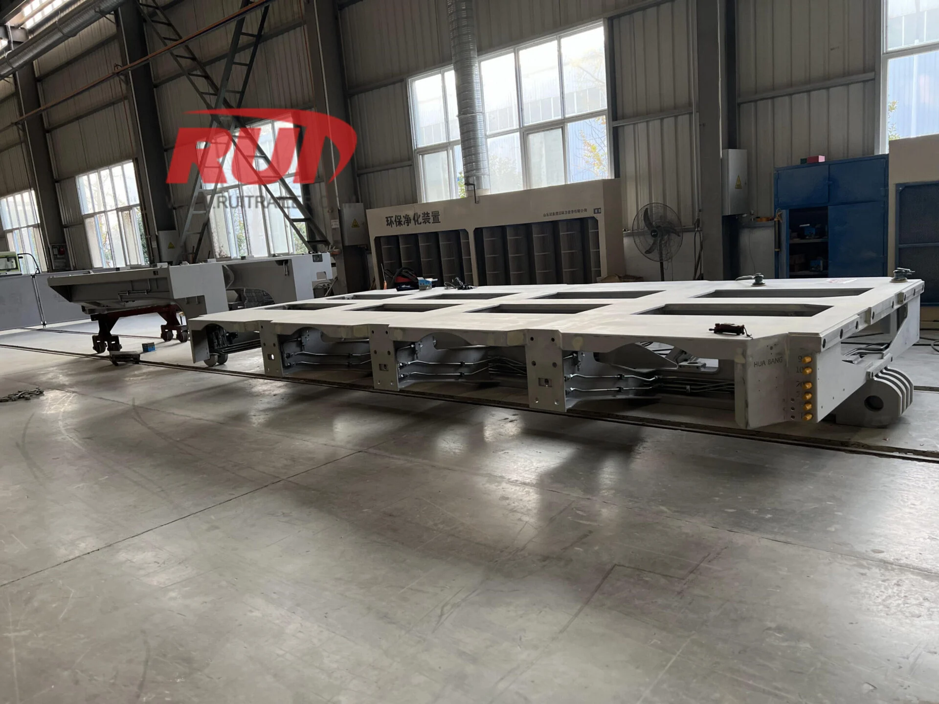 Custom heavy-duty modular trailer