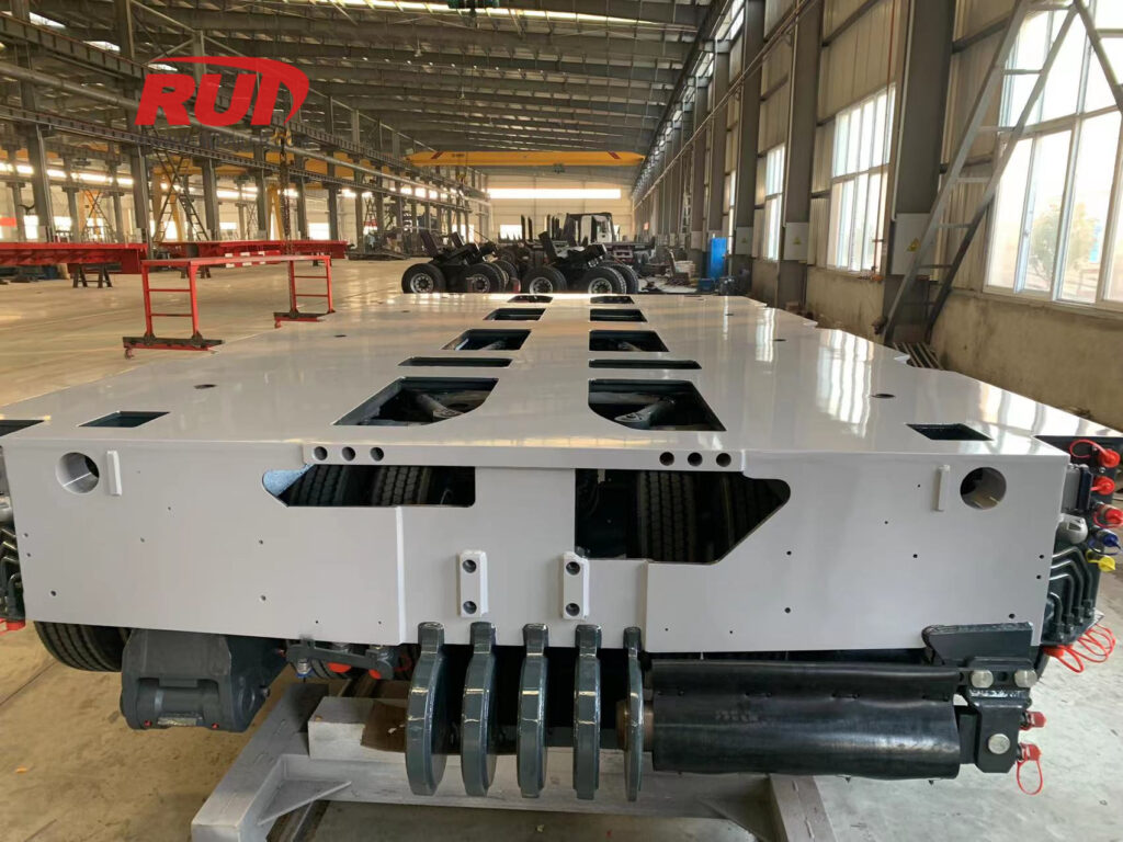 Goupille hydraulique de la remorque modulaire Goldhofer