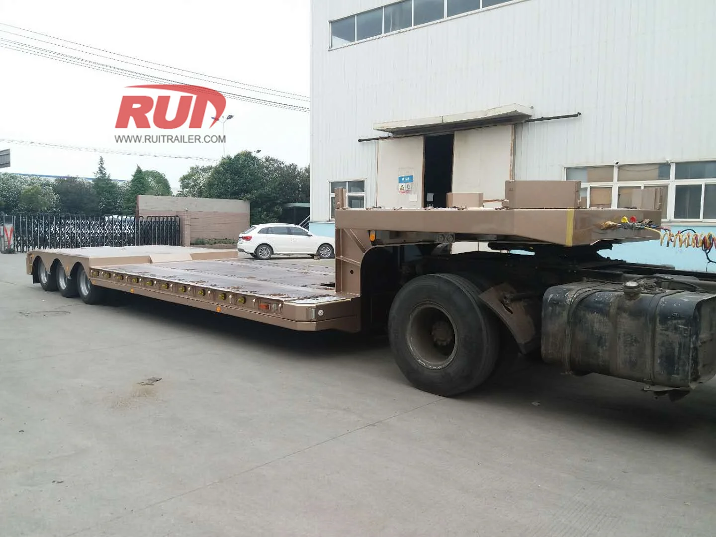 Heavy construction machinery transport