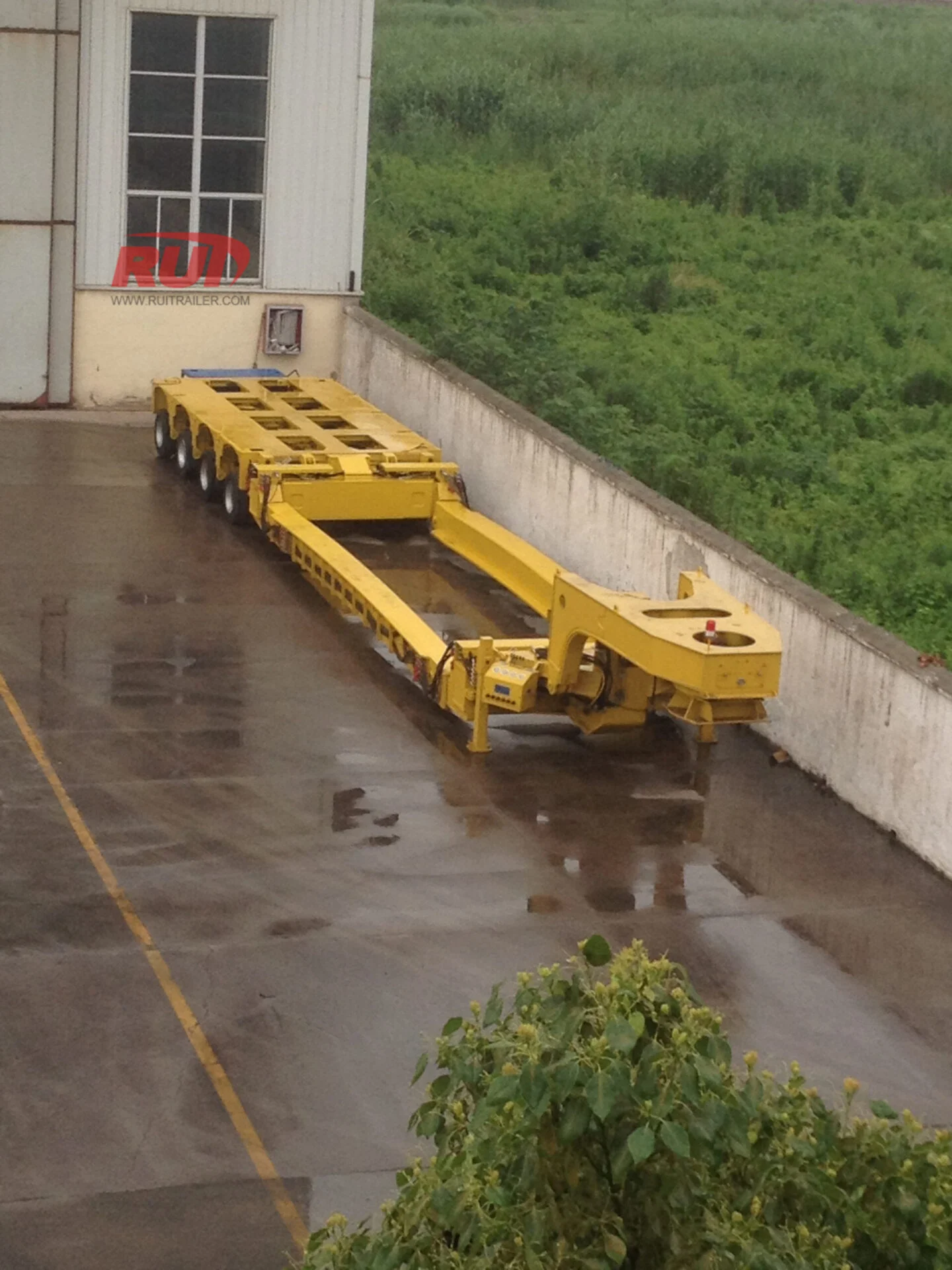 Heavy haul trailer transporting large equipment