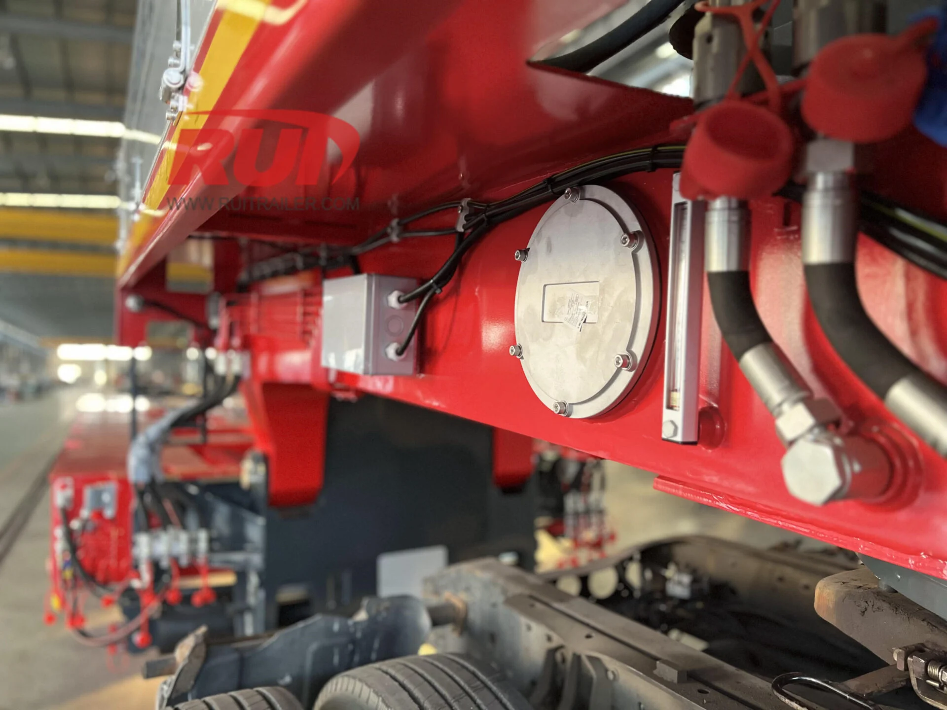 Modular heavy equipment trailer