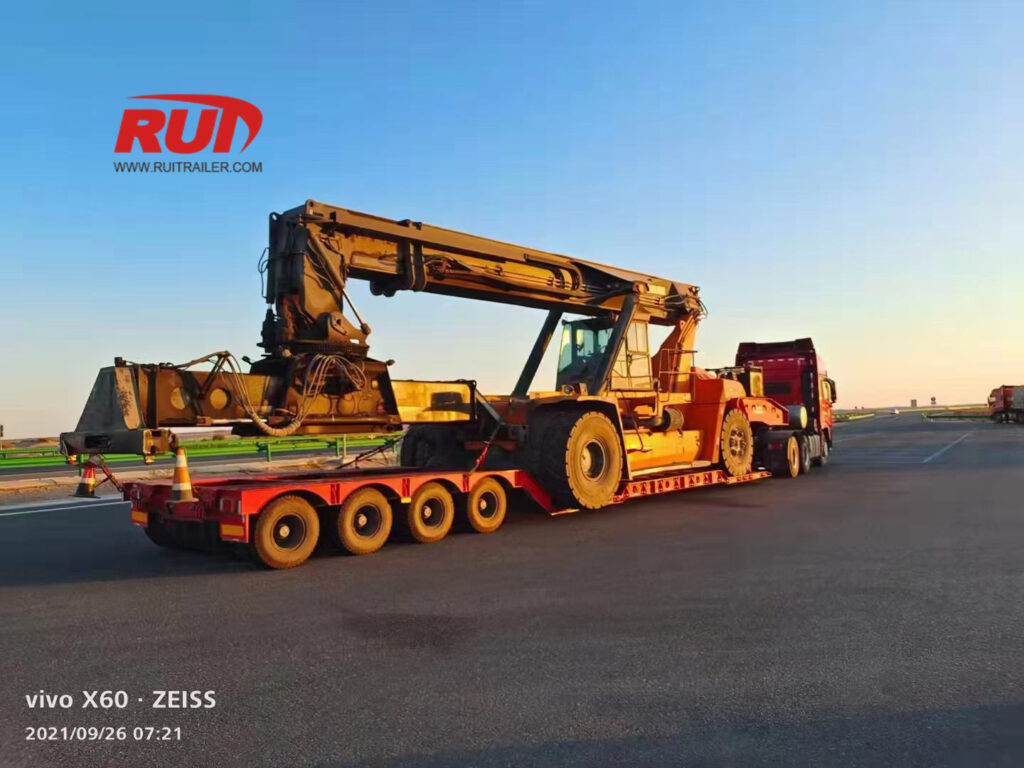 removable gooseneck trailer load reach stacker