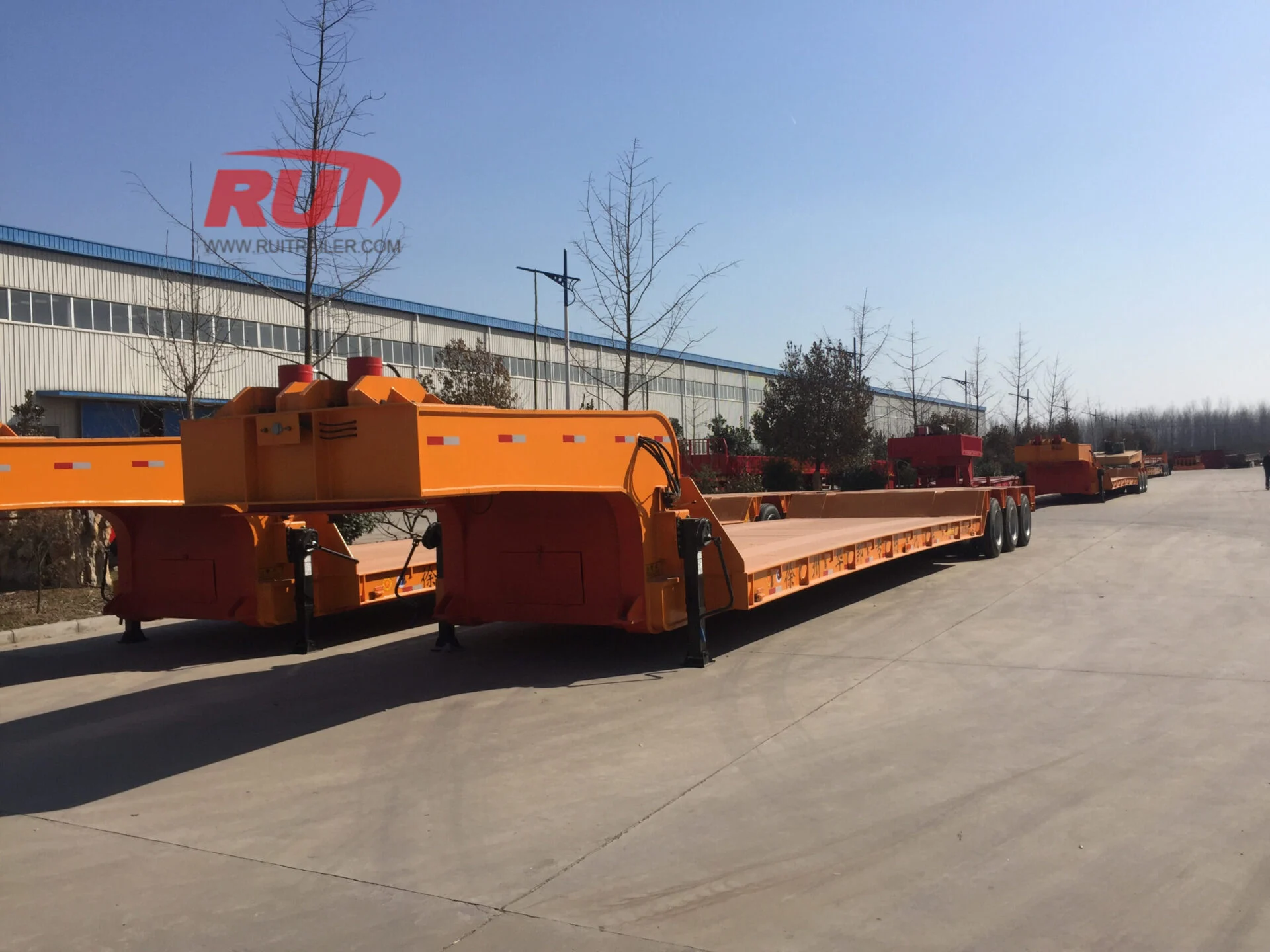 RUITRAILER log splitter trailer in use