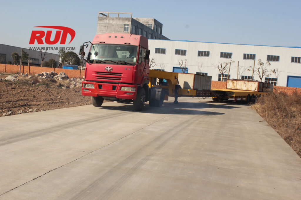 محور توجيه متعدد المحاور لمقطورة الحمولة الثقيلة