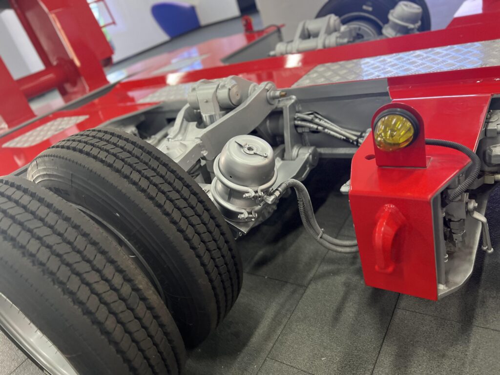 Cylinder Stroke Precision Proper stroke depth ensures the trailer deck lowers fully flat